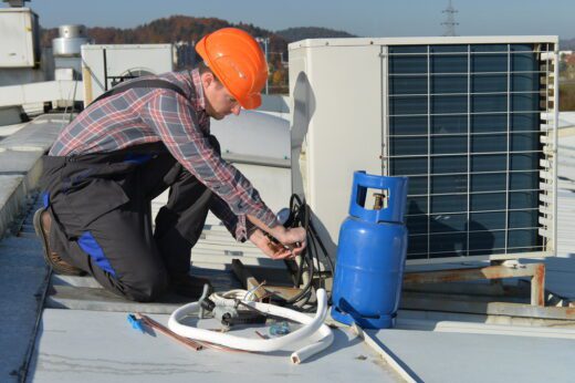 WEG - Split-Klimaanlagenanbringung an Dach eines Reihenhauses