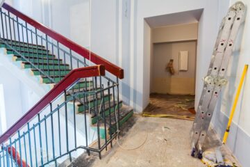 Wohnwertmindernde Merkmale Vermüllung Treppenhauses – Hauseingangstür nicht abschließbar